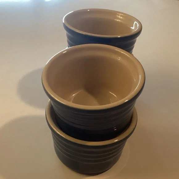 Le Creuset Blue and Cream ramekins, custard cups - Picture 6 of 15